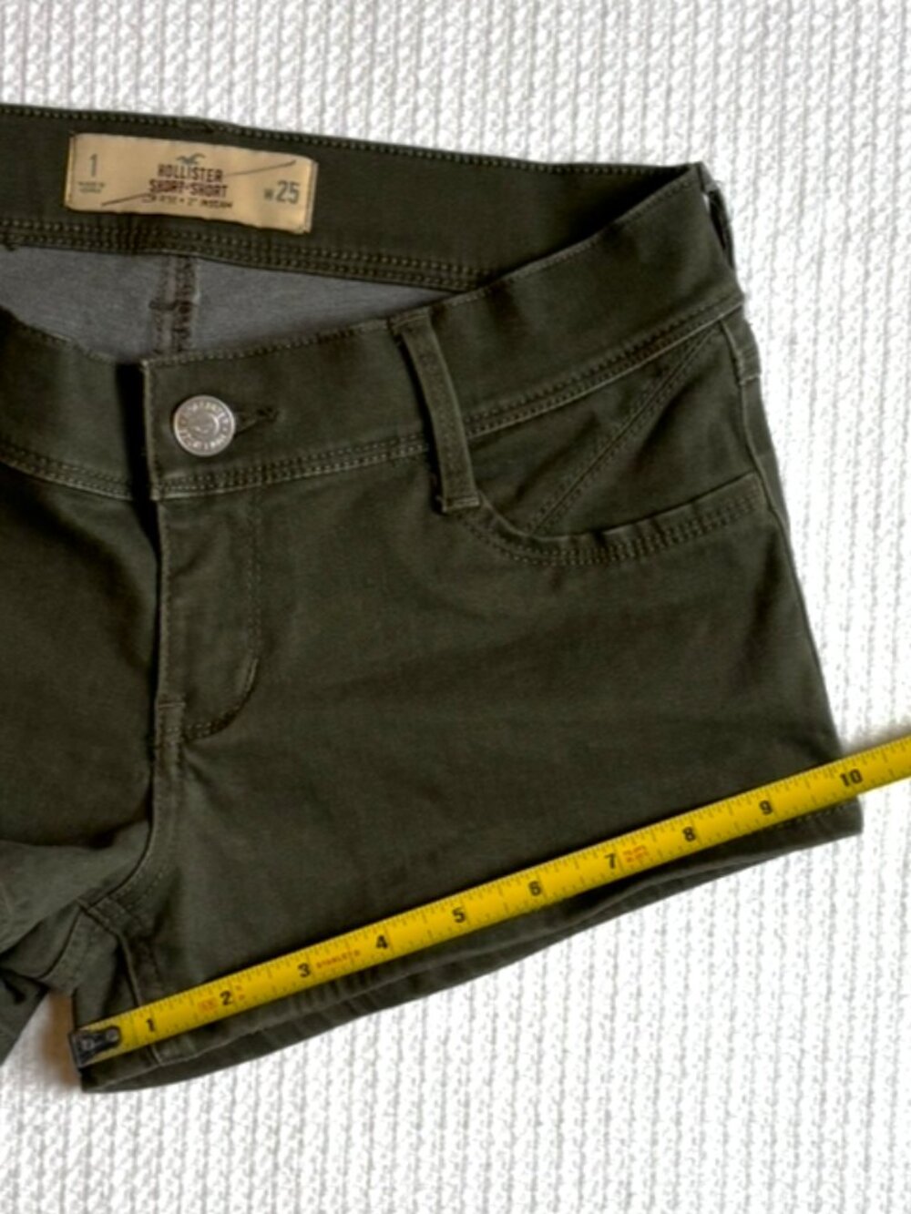HOLLISTER Olive Green Low-Rise Short Shorts Size 1/25 - Picture 8 of 9
